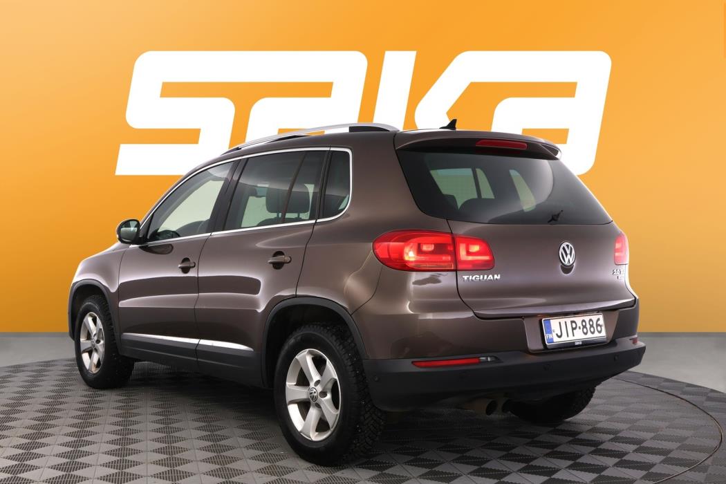 VOLKSWAGEN Tiguan 2012