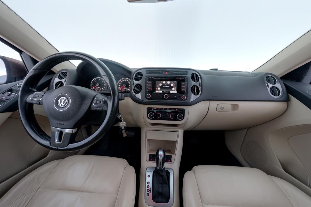 VOLKSWAGEN Tiguan 2012