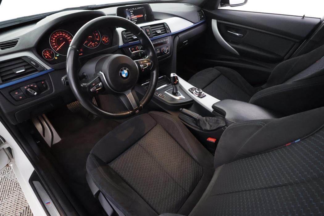 BMW 318 2015