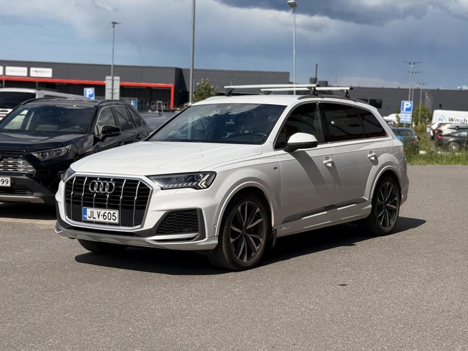 AUDI Q7 2021