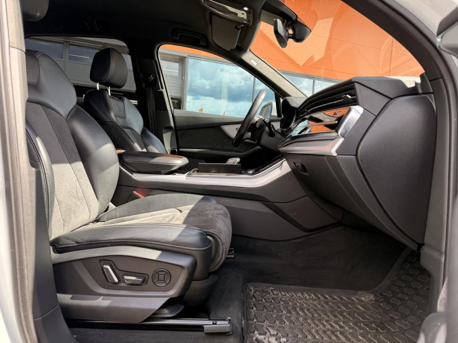 AUDI Q7 2021