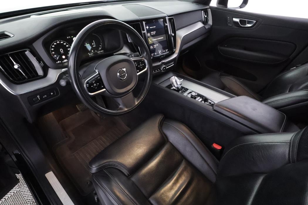 VOLVO XC60 2020