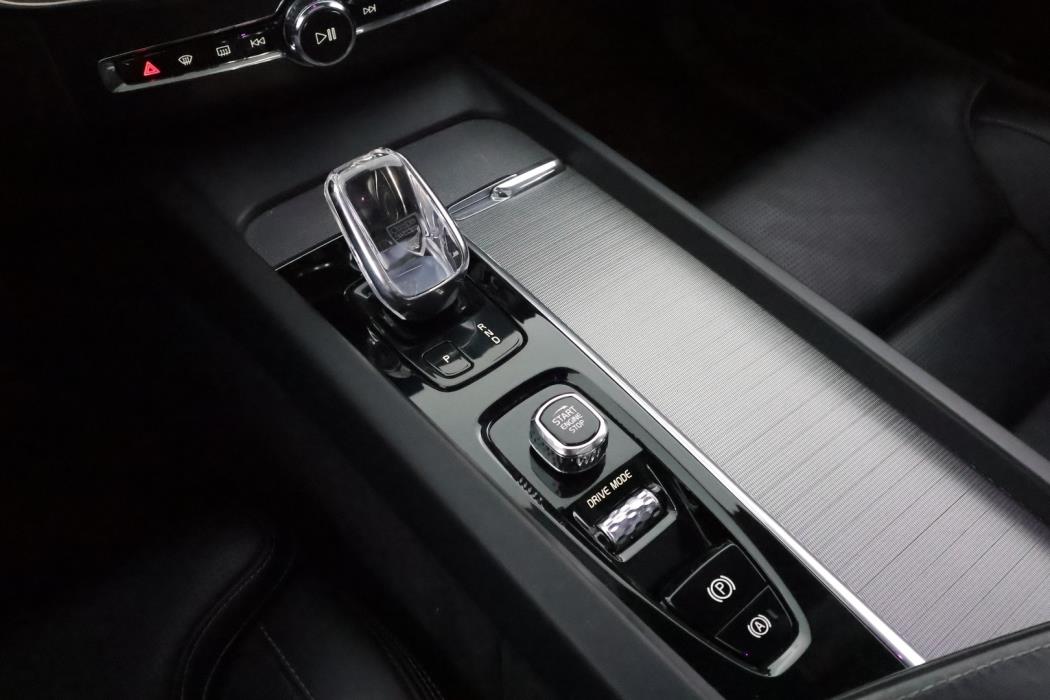 VOLVO XC60 2020