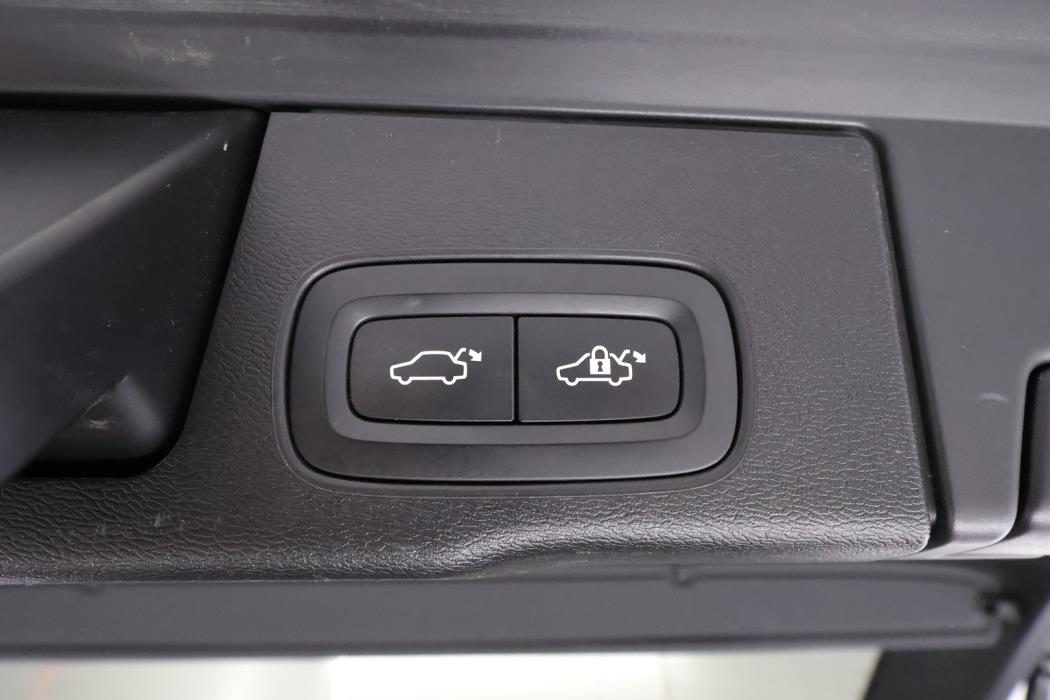 VOLVO XC60 2020