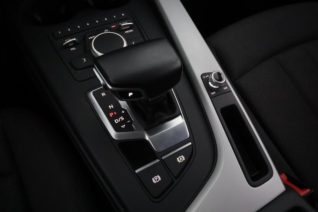 AUDI A4 2016