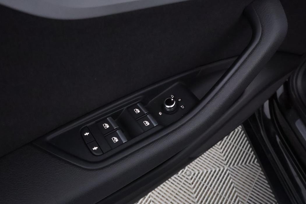 AUDI A4 2016