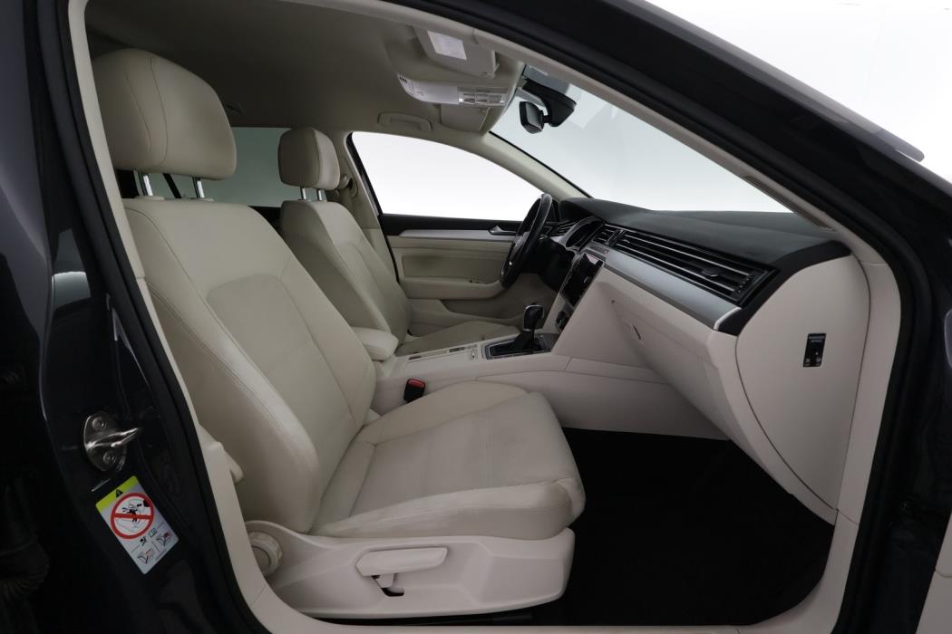 VOLKSWAGEN Passat 2019
