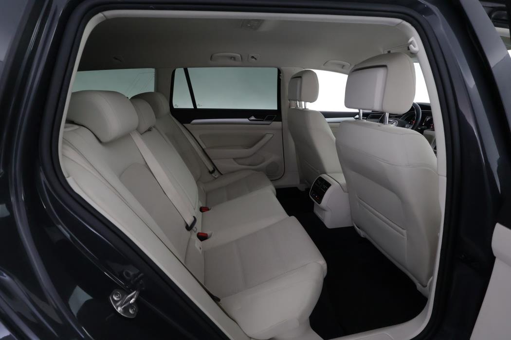 VOLKSWAGEN Passat 2019