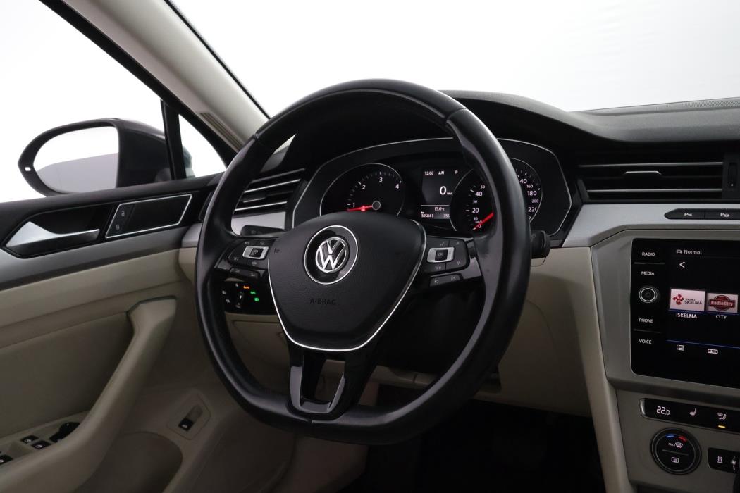 VOLKSWAGEN Passat 2019