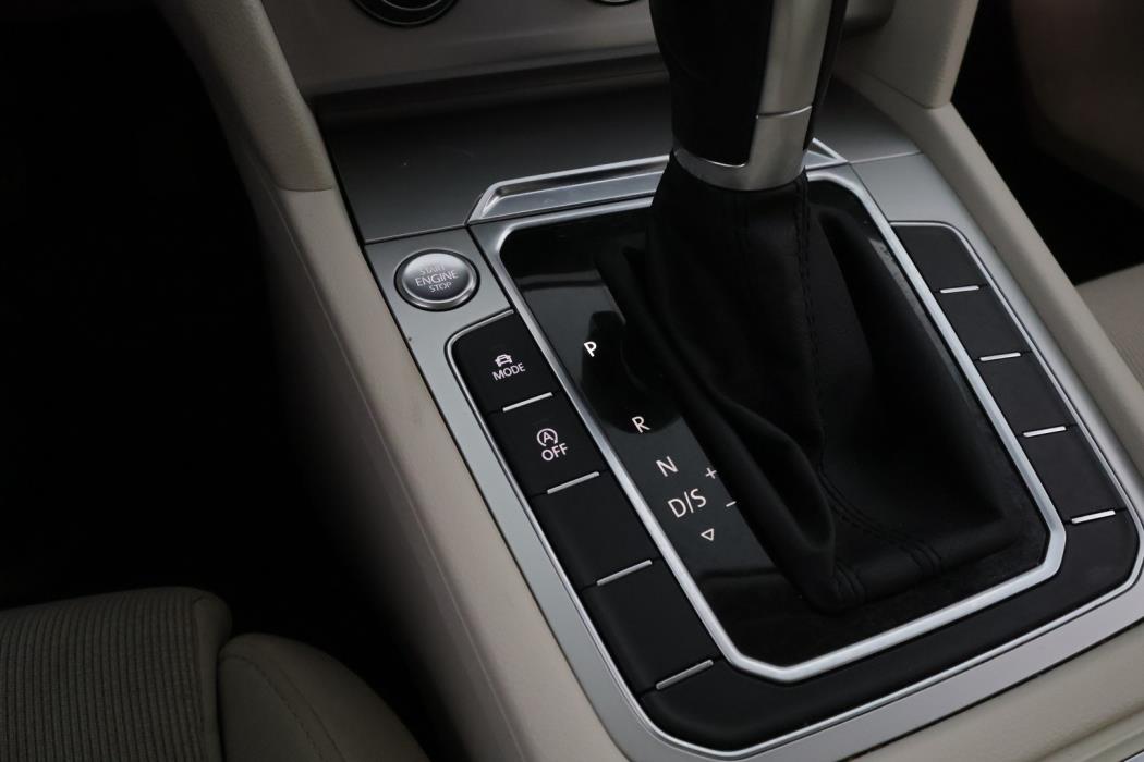 VOLKSWAGEN Passat 2019