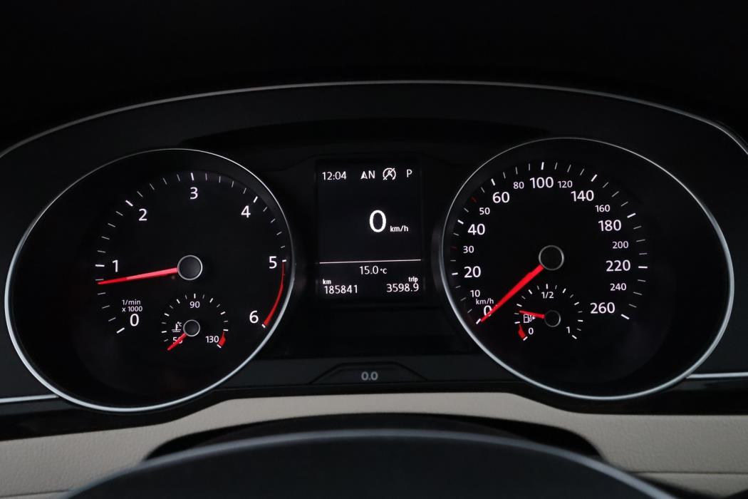 VOLKSWAGEN Passat 2019