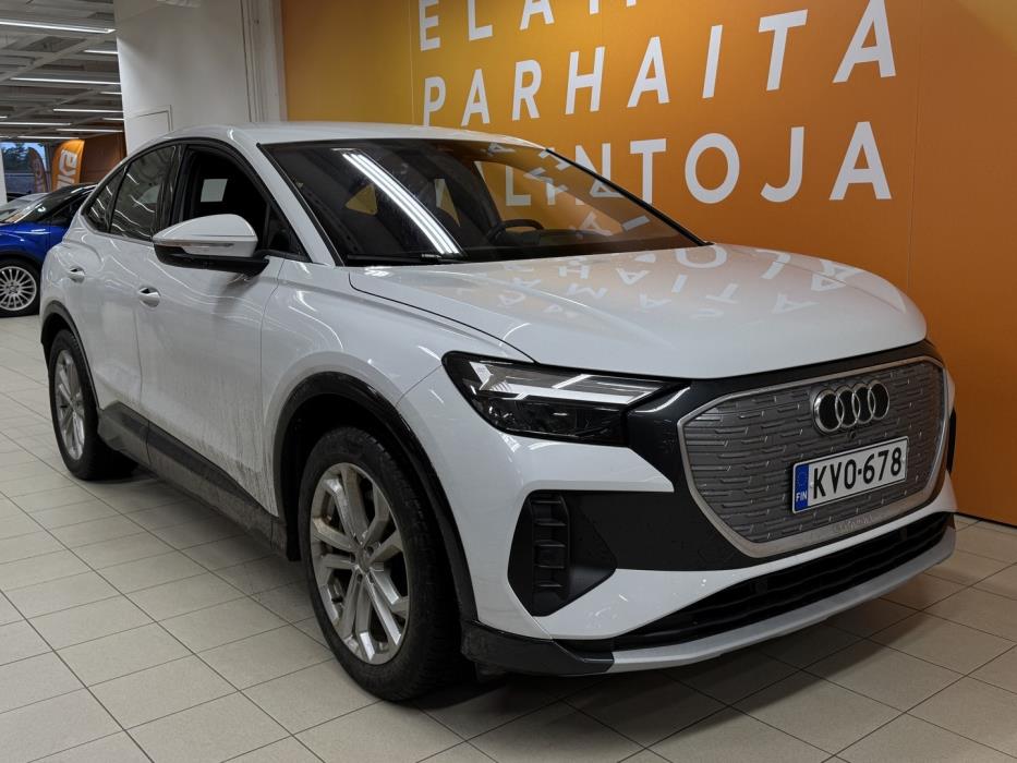 AUDI Q4 e-tron 2024