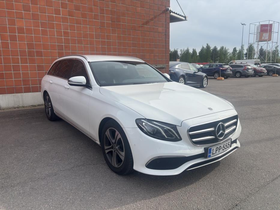 MERCEDES-BENZ E 2019