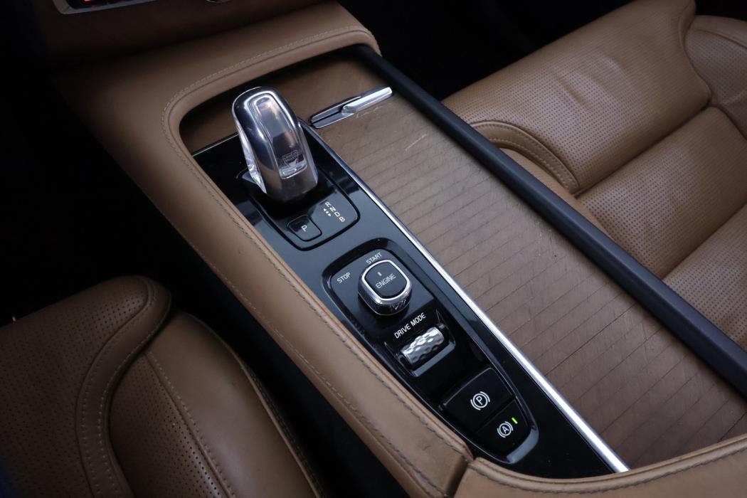 VOLVO XC90 2016