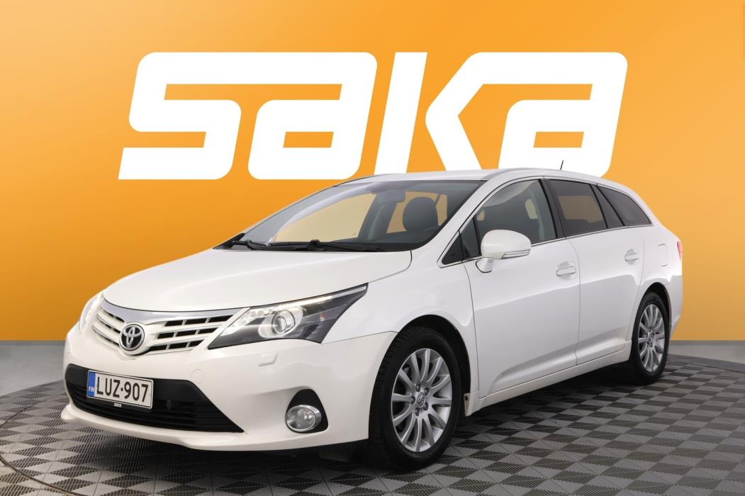 TOYOTA Avensis 2013