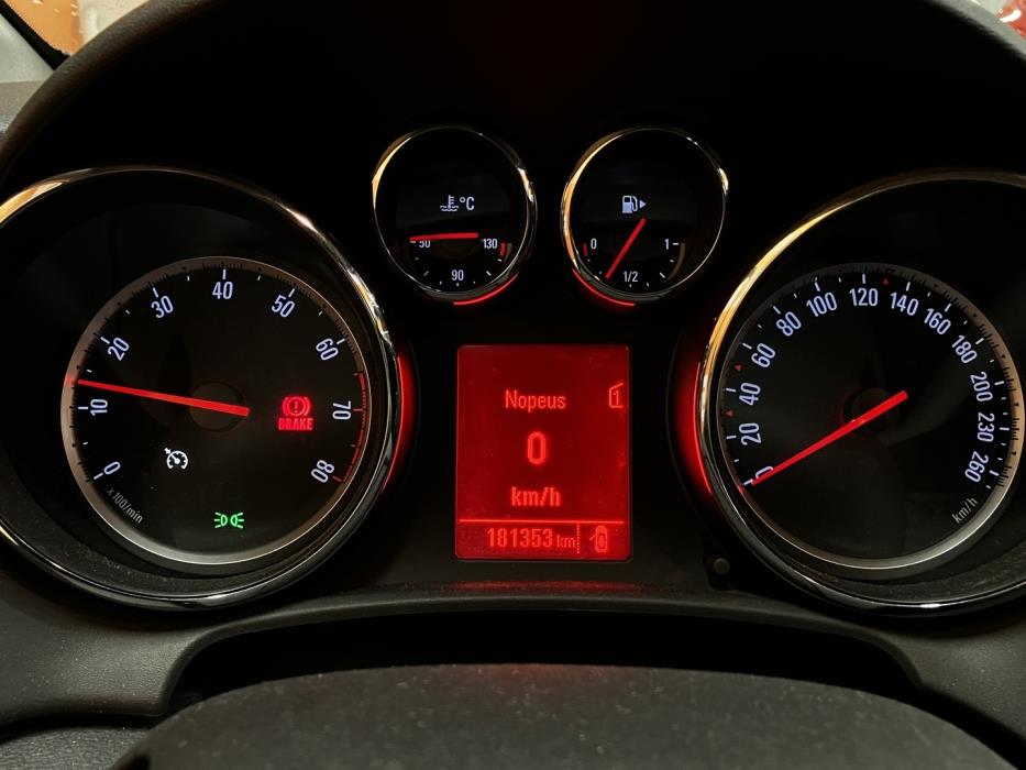 OPEL Astra 2012
