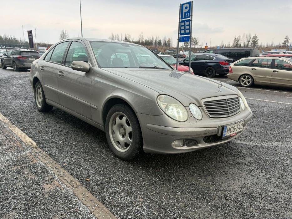 MERCEDES-BENZ E 2003