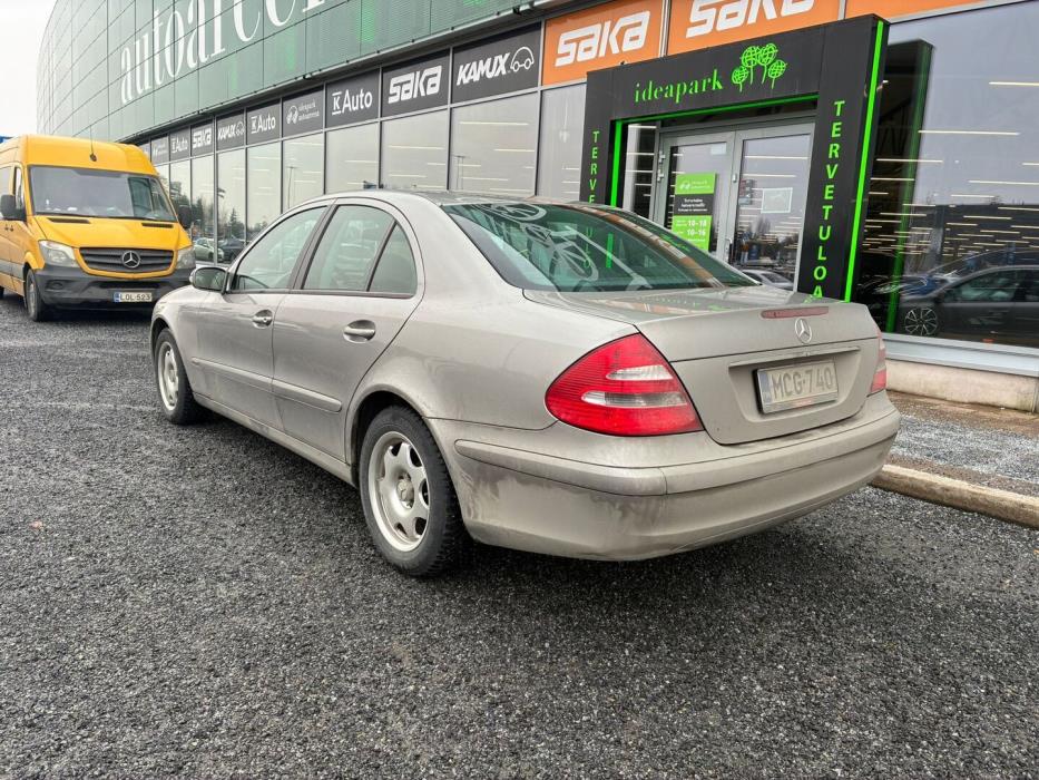 MERCEDES-BENZ E 2003