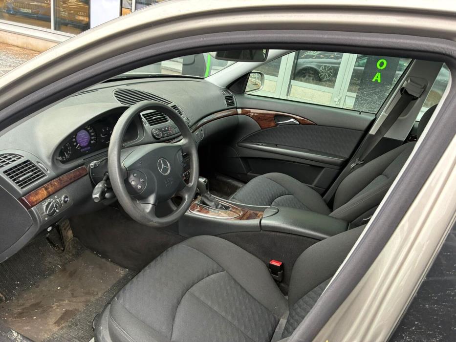 MERCEDES-BENZ E 2003