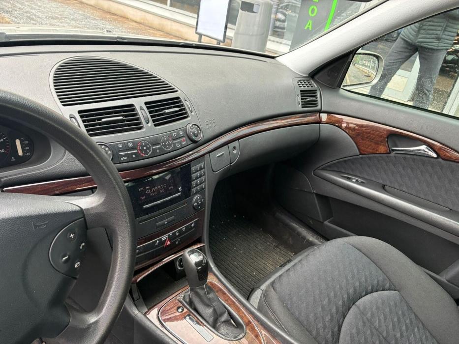MERCEDES-BENZ E 2003