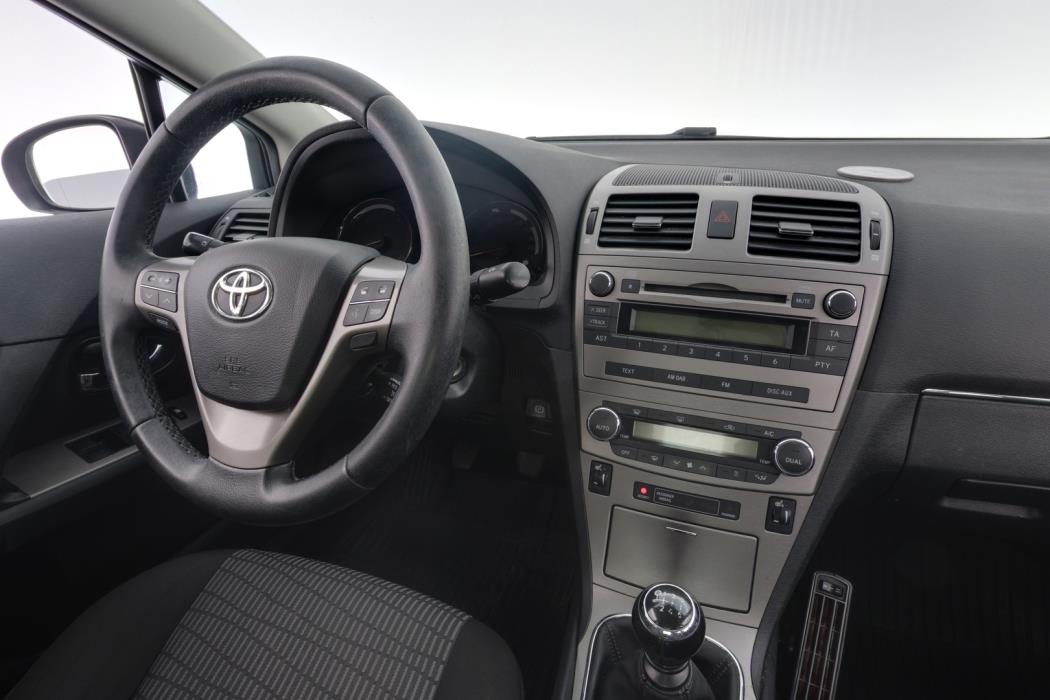 TOYOTA Avensis 2011