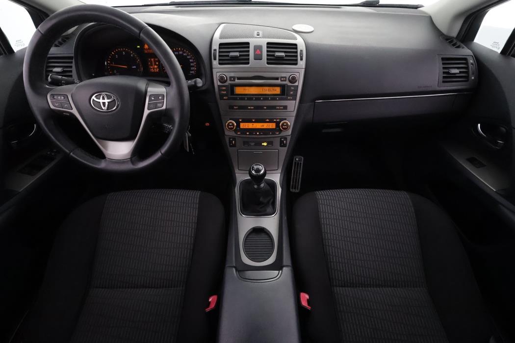 TOYOTA Avensis 2011