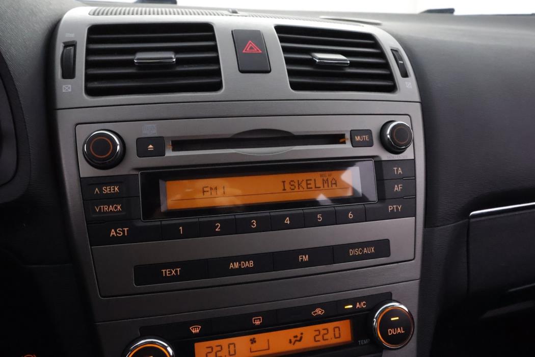 TOYOTA Avensis 2011
