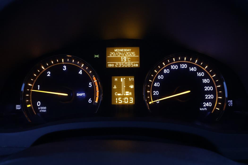 TOYOTA Avensis 2011