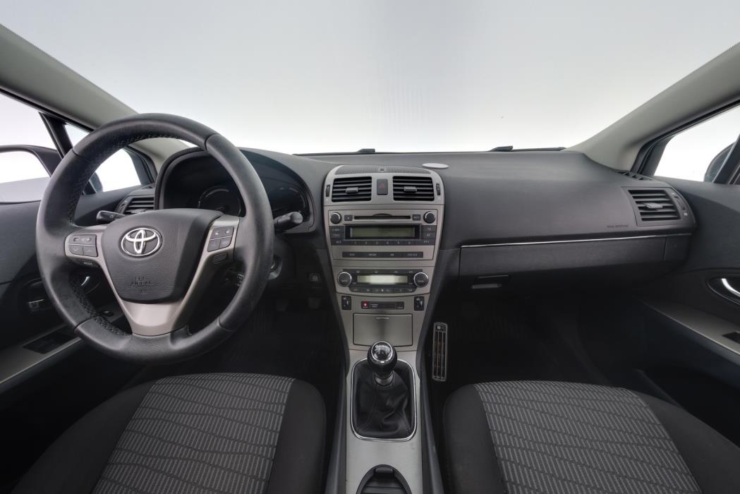 TOYOTA Avensis 2011