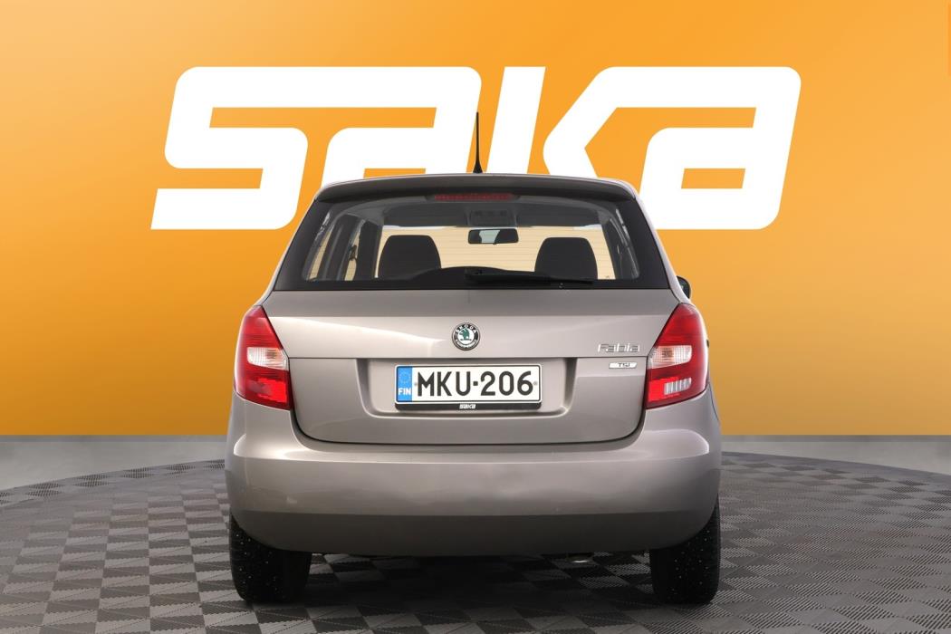 SKODA Fabia 2012