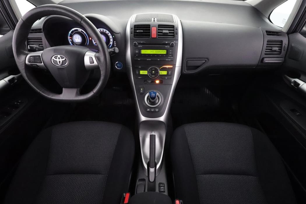 TOYOTA Auris 2011