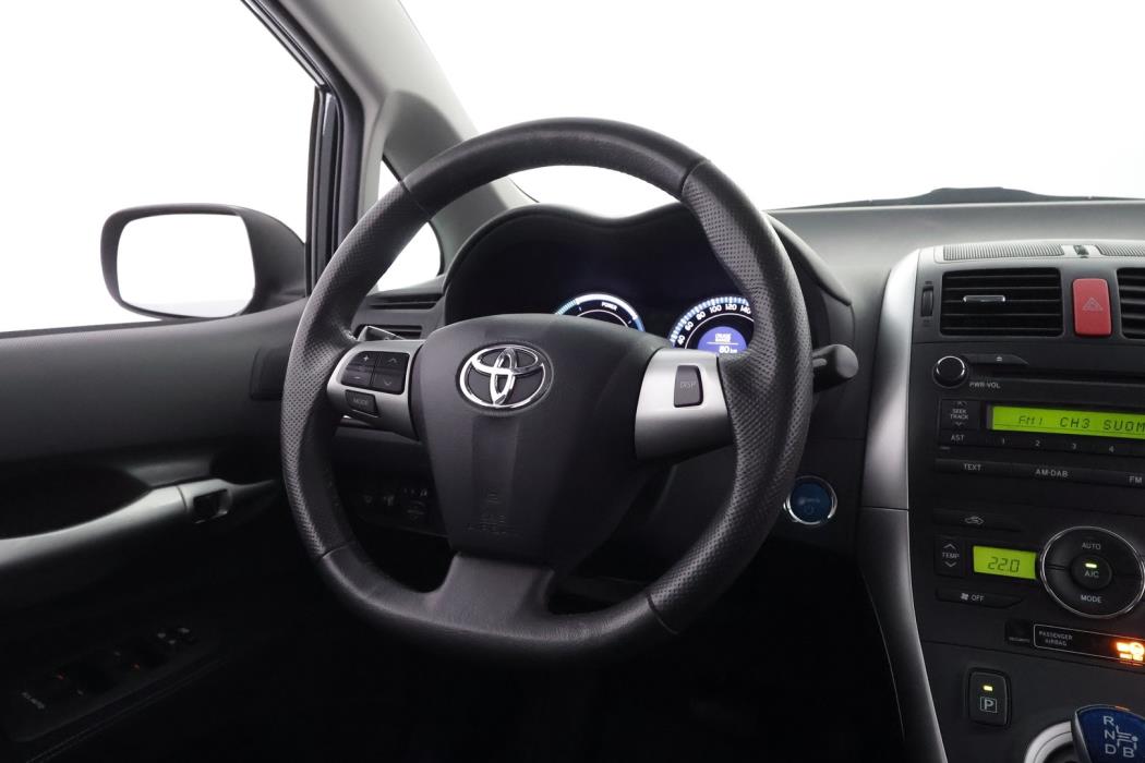 TOYOTA Auris 2011