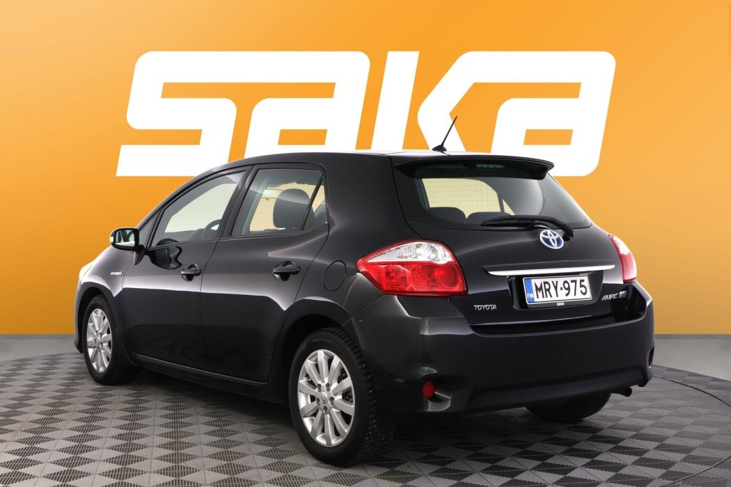 TOYOTA Auris 2011