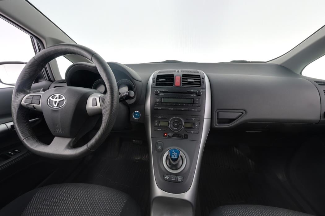 TOYOTA Auris 2011
