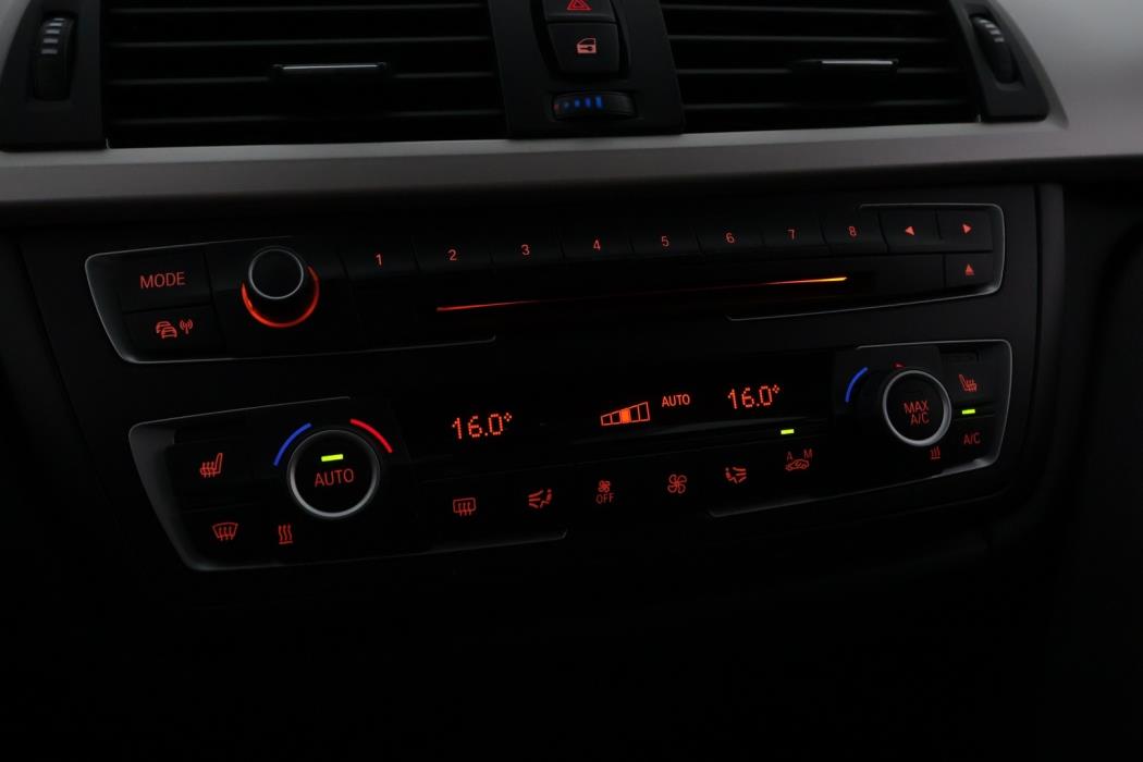 BMW 330 2013