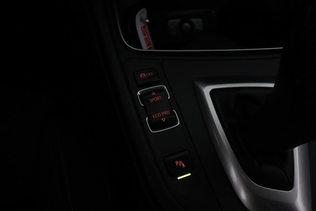 BMW 330 2013