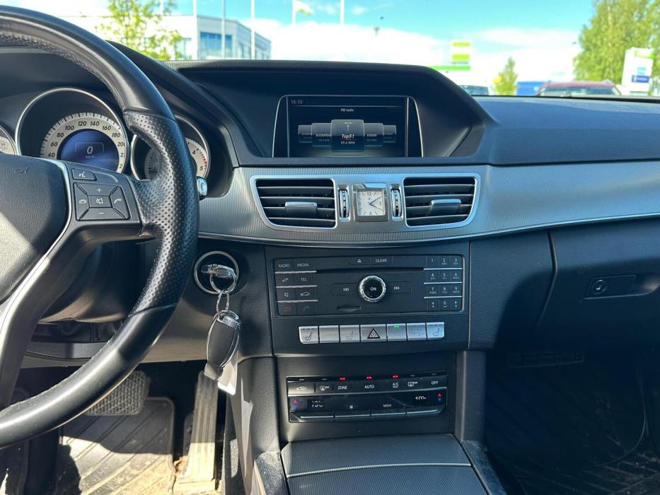 MERCEDES-BENZ E 2016
