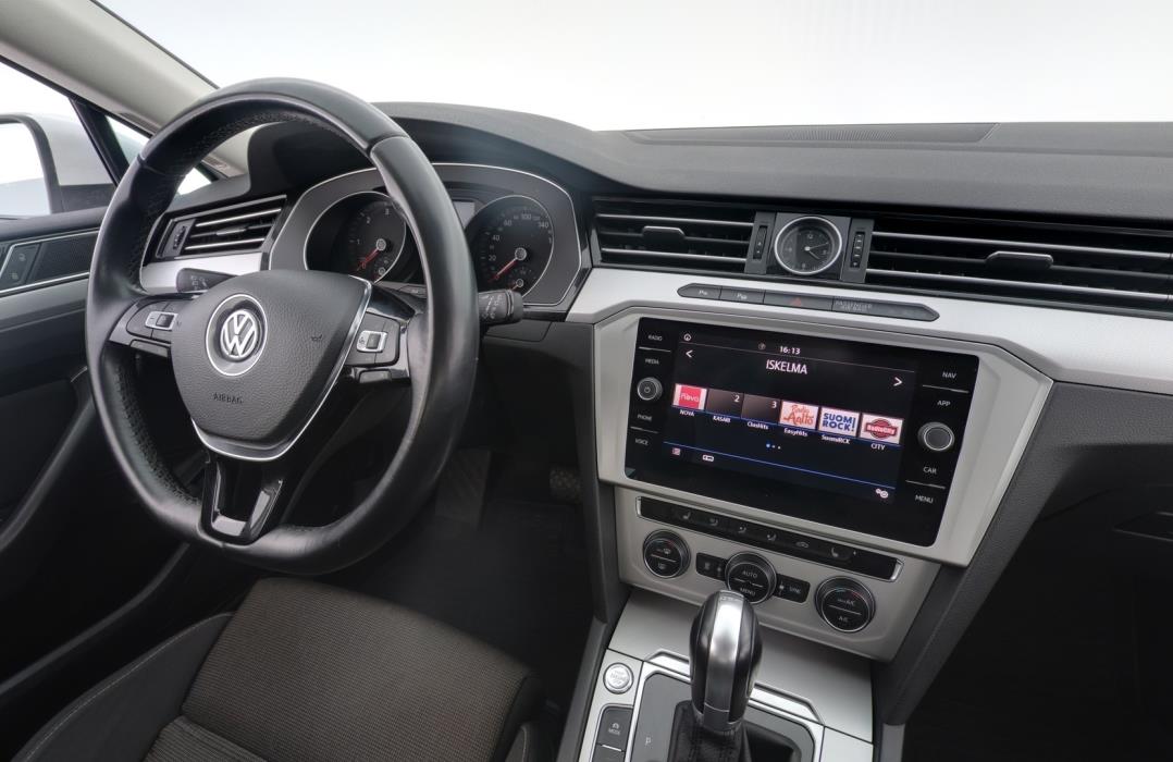 VOLKSWAGEN Passat 2019