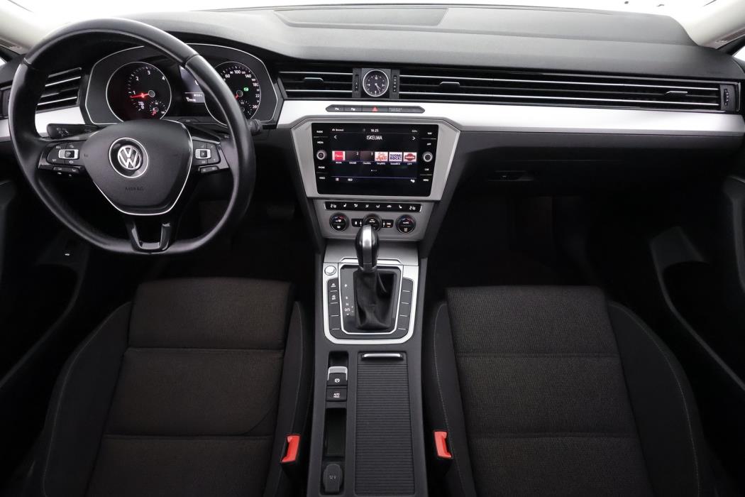 VOLKSWAGEN Passat 2019