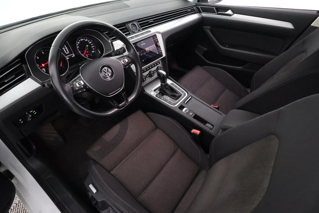 VOLKSWAGEN Passat 2019
