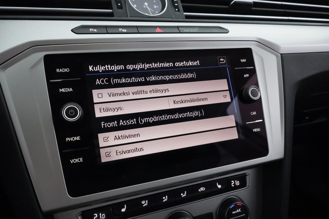 VOLKSWAGEN Passat 2019