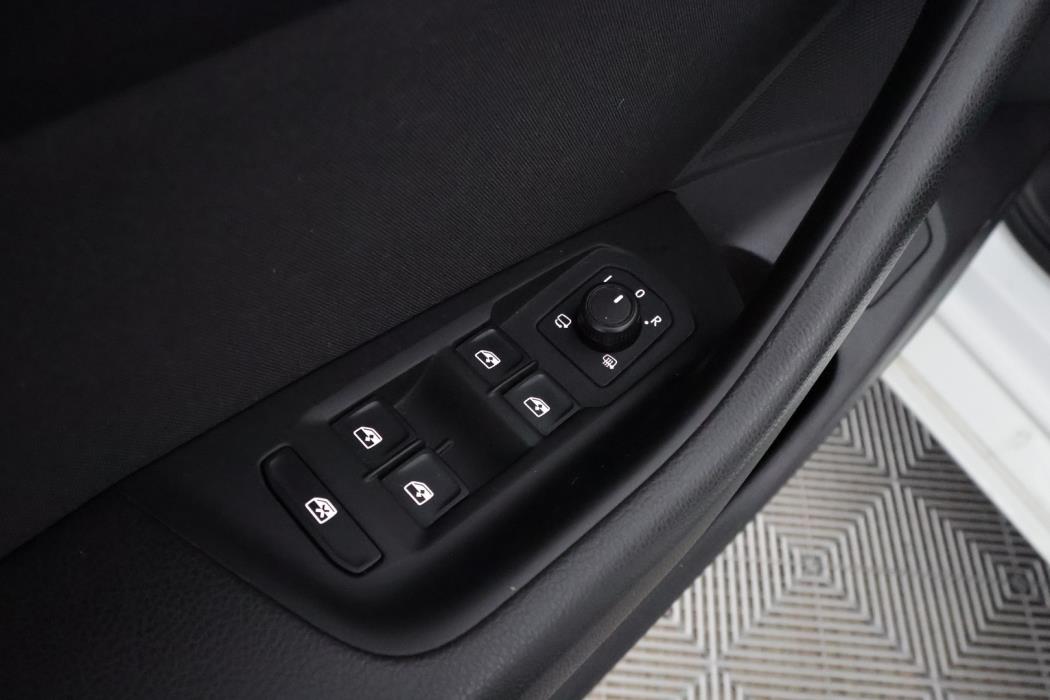 VOLKSWAGEN Passat 2019