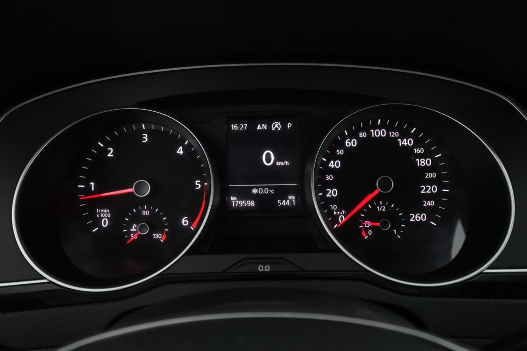 VOLKSWAGEN Passat 2019