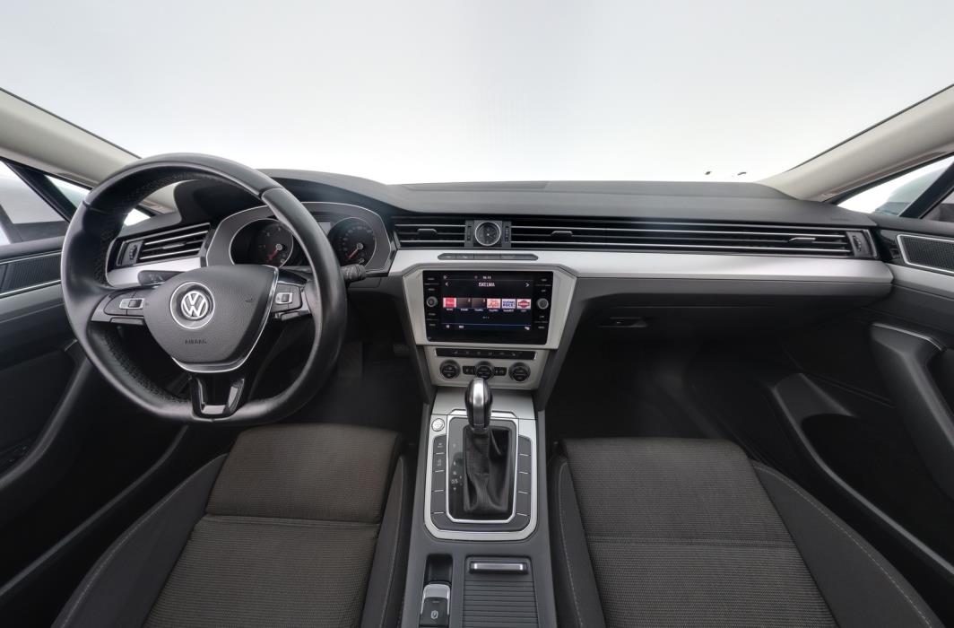 VOLKSWAGEN Passat 2019