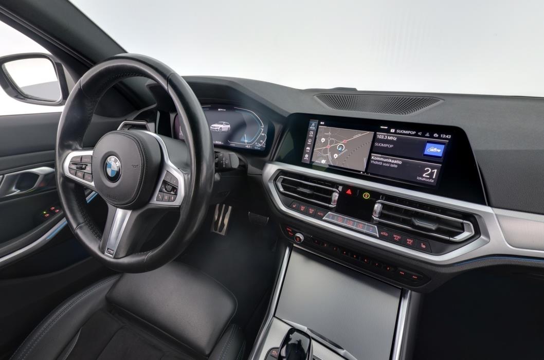 BMW 330 2021