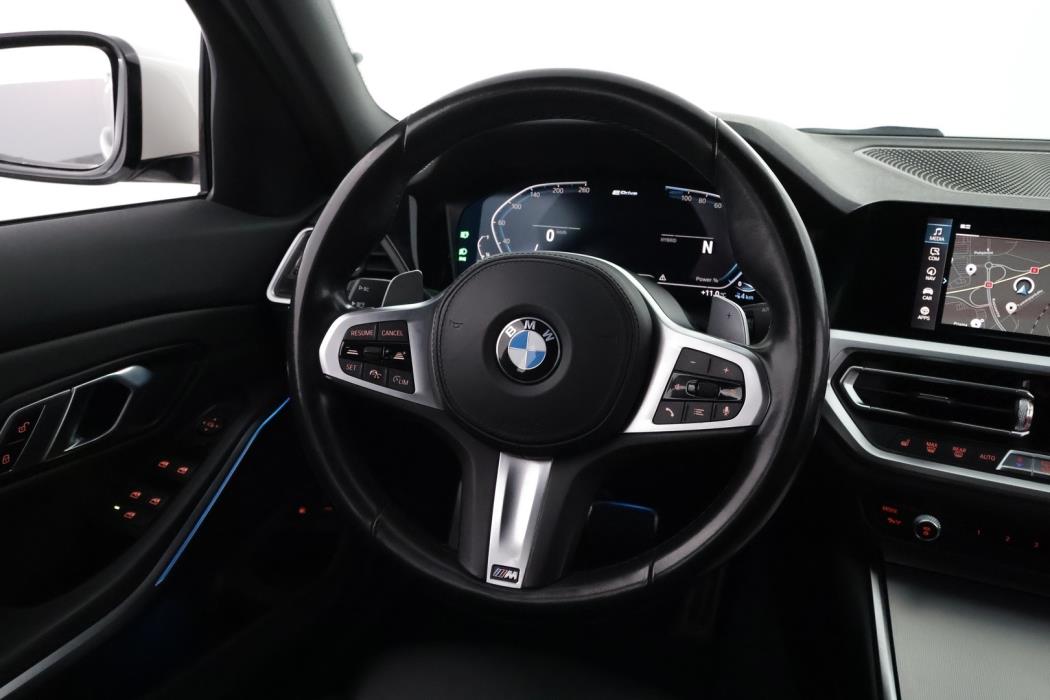 BMW 330 2021