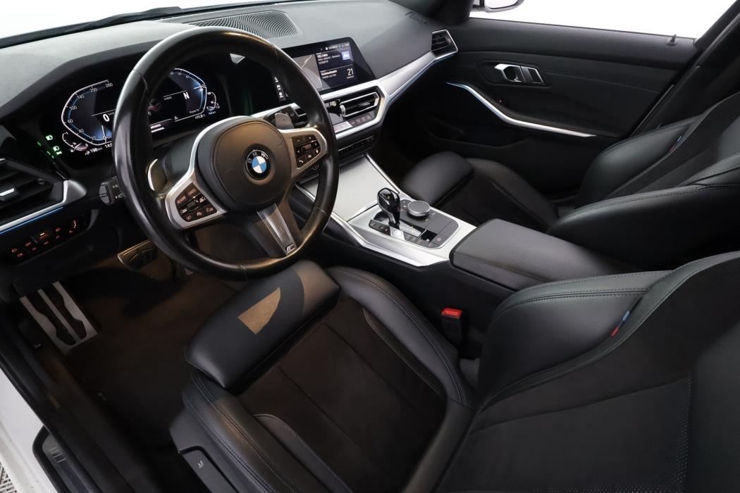 BMW 330 2021