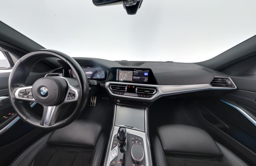BMW 330 2021