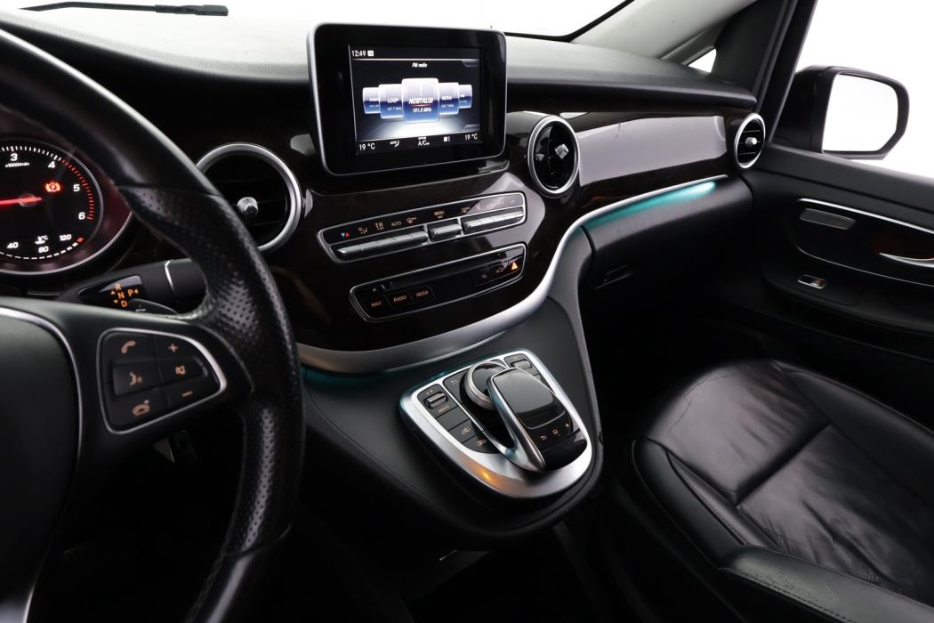 MERCEDES-BENZ V 2016