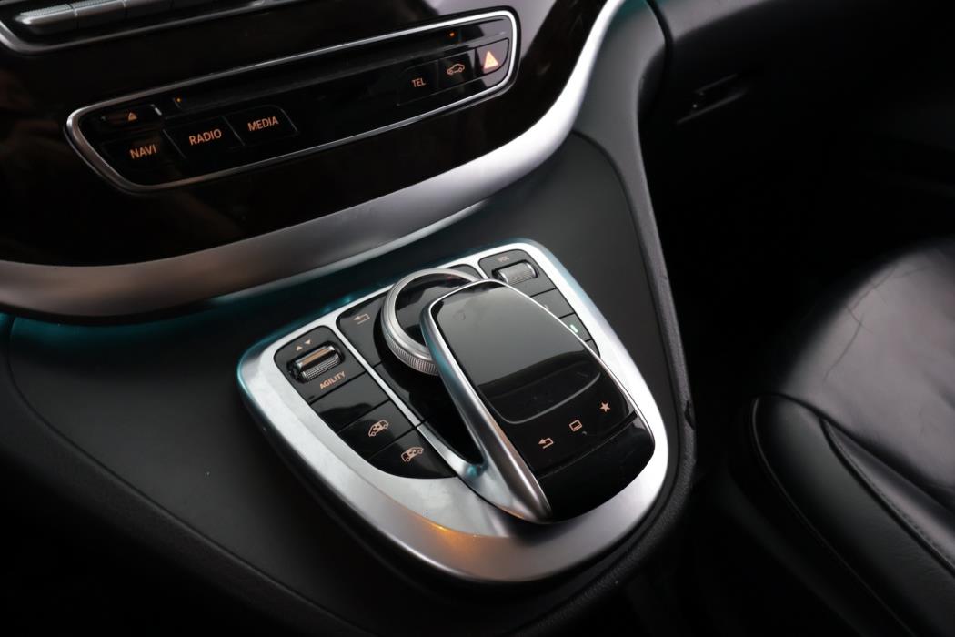 MERCEDES-BENZ V 2016